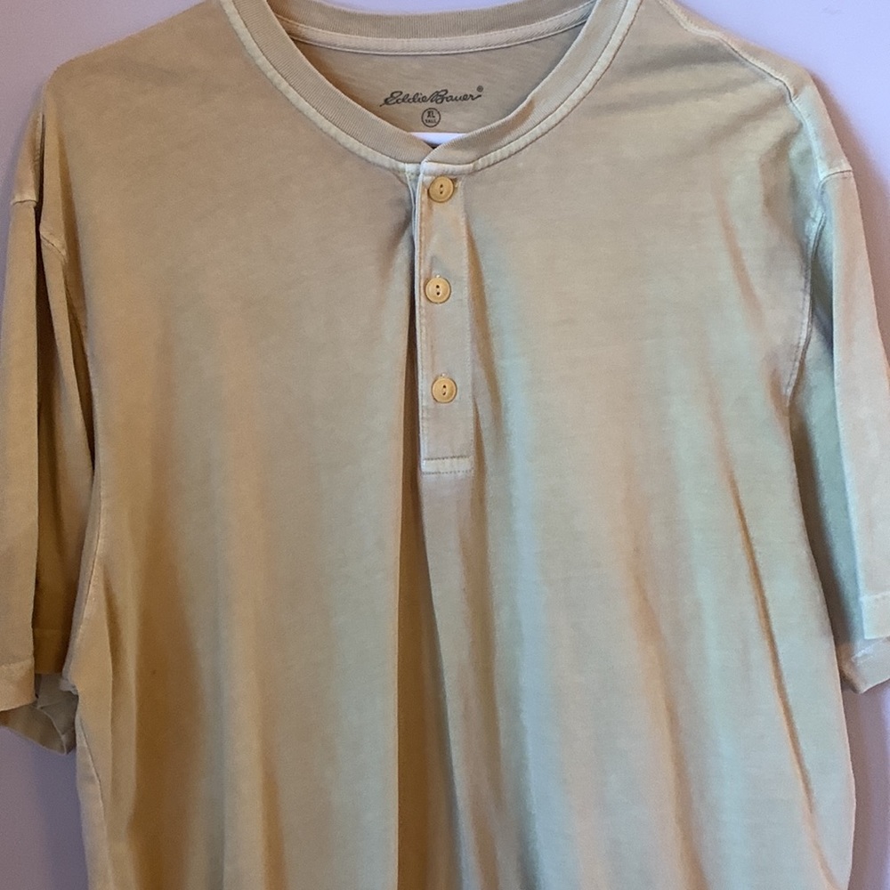 Men’s Eddie Bauer 3 button soft shirt